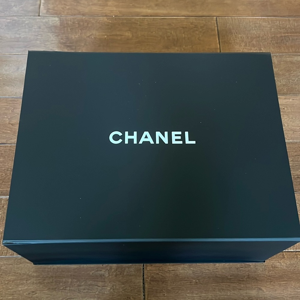 NEW✨ Chanel 25 Hobo Bag Medium Denim - Picture 13 of 14